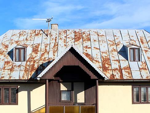 Perché rivestire un tetto in lamiera?